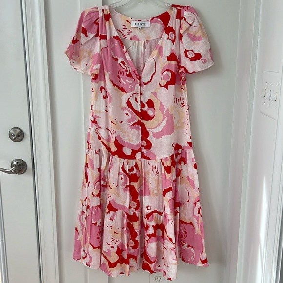 Elliatt Red Pink Floral Dress Size M - Picture 2 of 9